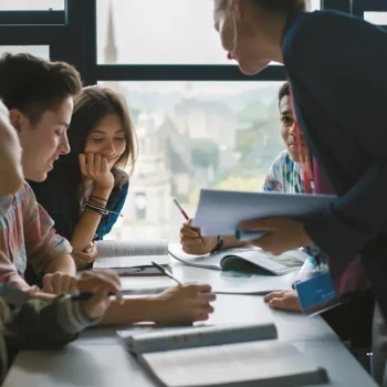 دورة الإنجليزية المكثفة معهد إي إف  EF مانشستر