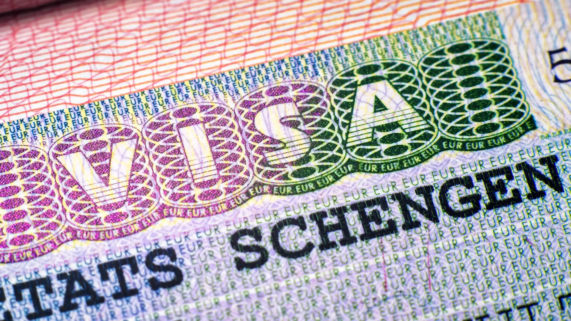 تعرّف على خطوات استخراج فيزا شنغن للسعوديين لعام 2025، من الأوراق المطلوبة إلى طريقة التقديم أونلاين على فيزا الشنغن، ومعلومات عن رسوم الفيزا الشنغن ومدة صلاحيتها، مع خدمة VIP عبر 
