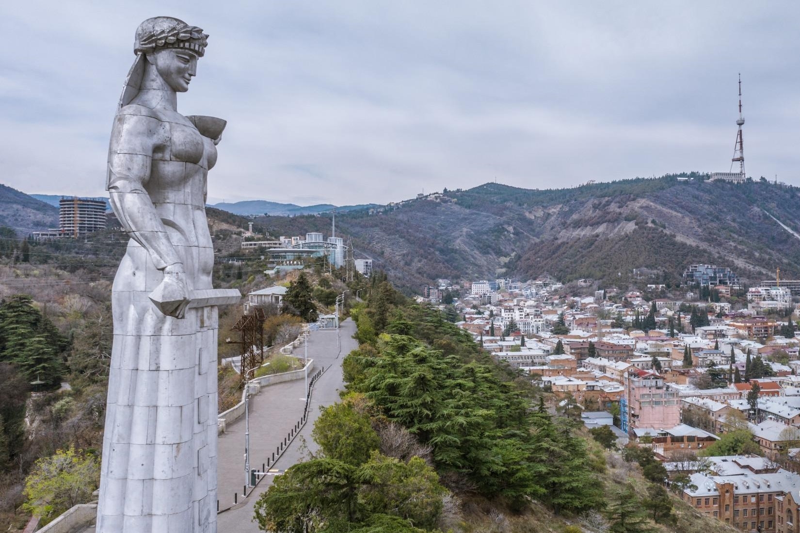 جورجيا تبليسي اهم الاماكن السياحيه تمثال ام الجورجيين